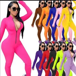 A bodysuit (rompers) long sleeve